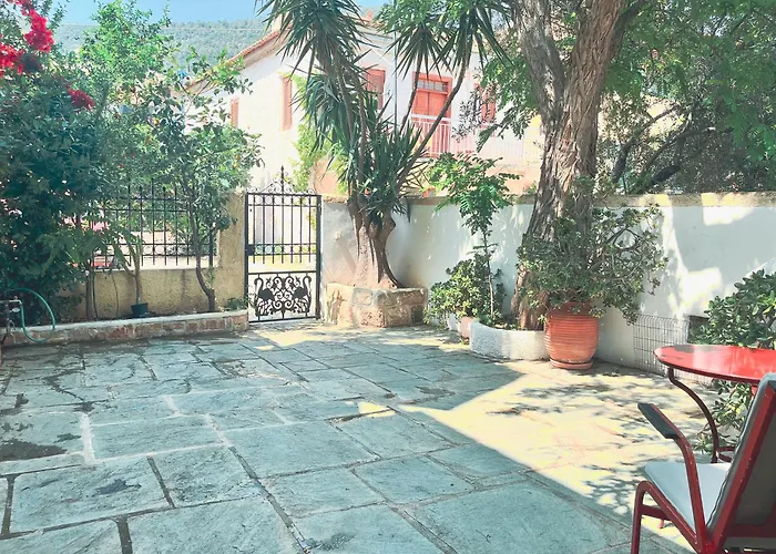 בית נופש Spacious House, Ideal For Families Kórfos