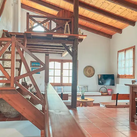 Spacious House, Ideal For Families Κόρφος