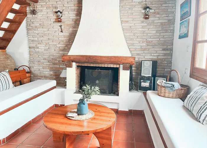 Spacious House, Ideal For Families Kórfos